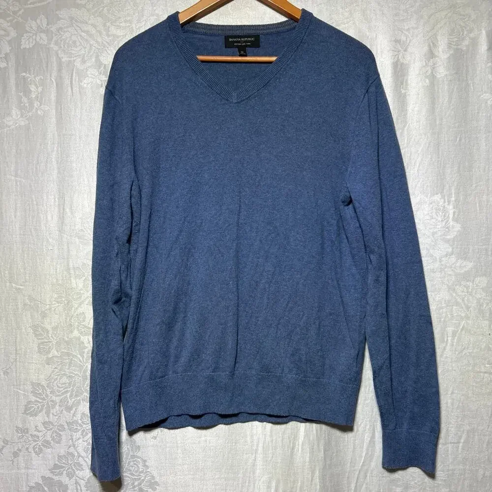 Banana Republic Sweater Medium Blue Premium Luxe Yarn Silk Cashmere Blend V Neck